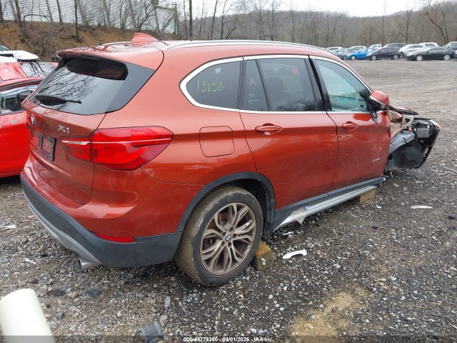 2018 BMW X1 WBXHT3C39J5K23484 Photo 3