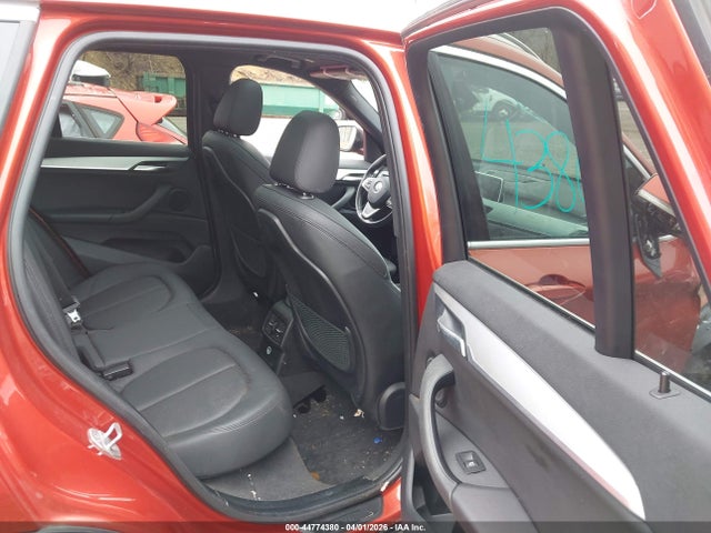 2018 BMW X1 WBXHT3C39J5K23484 Photo 7
