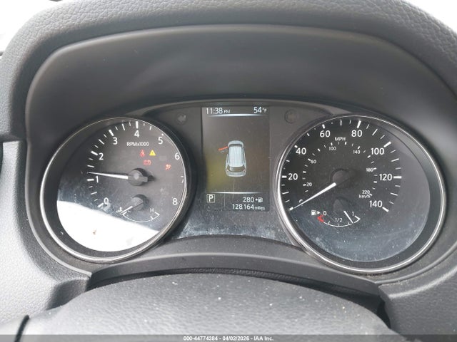 44774384 :رقم المزاد ، KNMAT2MV7HP532362 vin ، 2017 Nissan Rogue Sv مزاد بيع