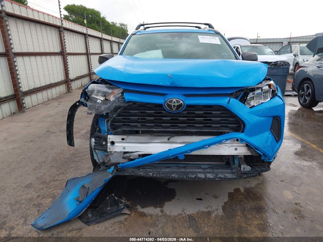 44774392 :رقم المزاد ، 2T3F1RFVXMW235859 vin ، 2021 Toyota Rav4 Le مزاد بيع