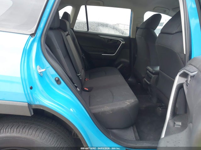 44774392 :رقم المزاد ، 2T3F1RFVXMW235859 vin ، 2021 Toyota Rav4 Le مزاد بيع