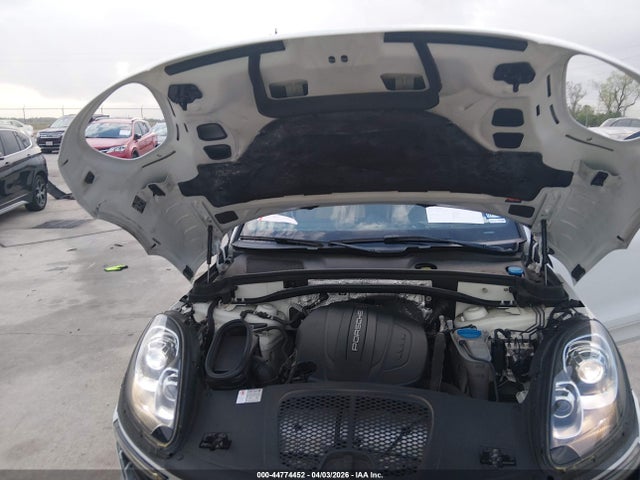 Porsche Macan 2018 WP1AA2A51JLB02574 Image 10