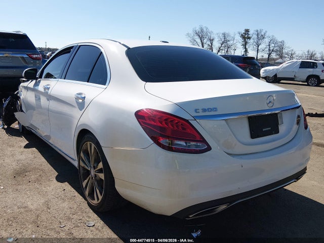 44774515 :رقم المزاد ، 55SWF4JB5HU207463 vin ، 2017 Mercedes-benz C 300 مزاد بيع
