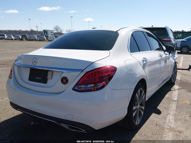 44774515 :رقم المزاد ، 55SWF4JB5HU207463 vin ، 2017 Mercedes-benz C 300 مزاد بيع