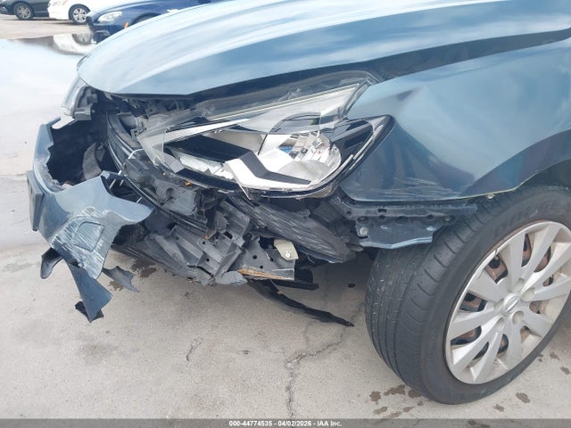 44774535 :رقم المزاد ، 3N1AB7AP5HY285589 vin ، 2017 Nissan Sentra Sv مزاد بيع