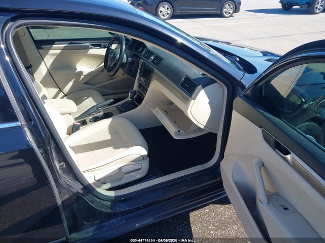 Продаж на аукціоні авто 2017 Volkswagen Passat 1.8t Se, vin: 1VWBT7A37HC026216, номер лоту: 44774554