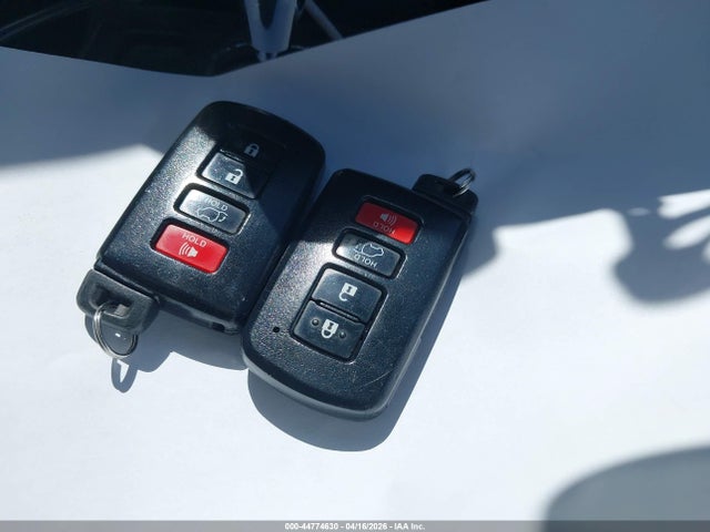 5TDJZRFH2HS356521 Toyota Highlander Se