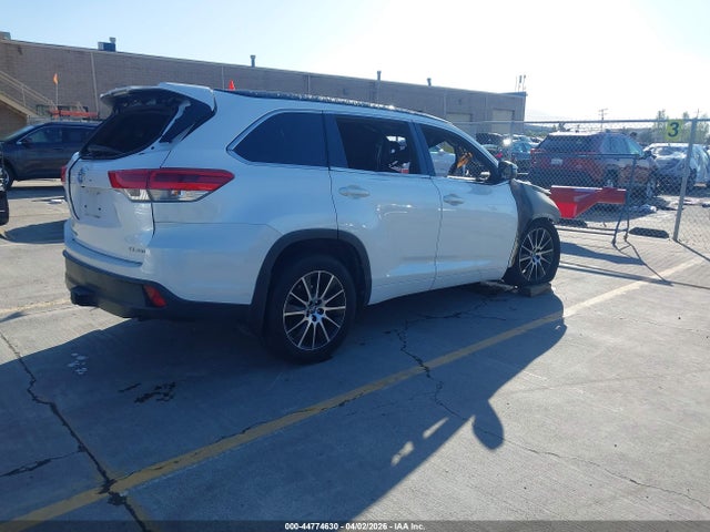 5TDJZRFH2HS356521 Toyota Highlander Se