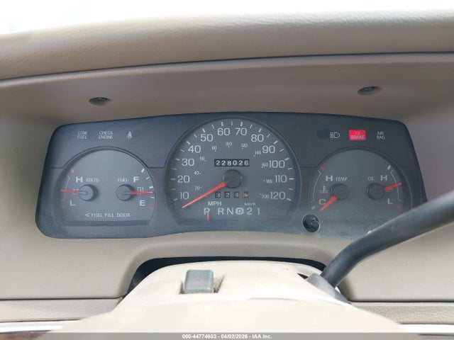 44774653 :رقم المزاد ، 2MEFM74W64X689716 vin ، 2004 Mercury Grand Marquis Gs مزاد بيع