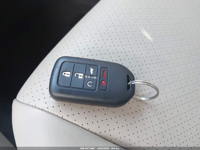 JHMCR6F7XHC023322 Honda Accord Hybrid Touring