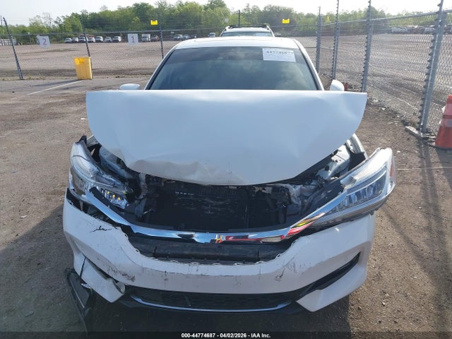 JHMCR6F7XHC023322 Honda Accord Hybrid Touring