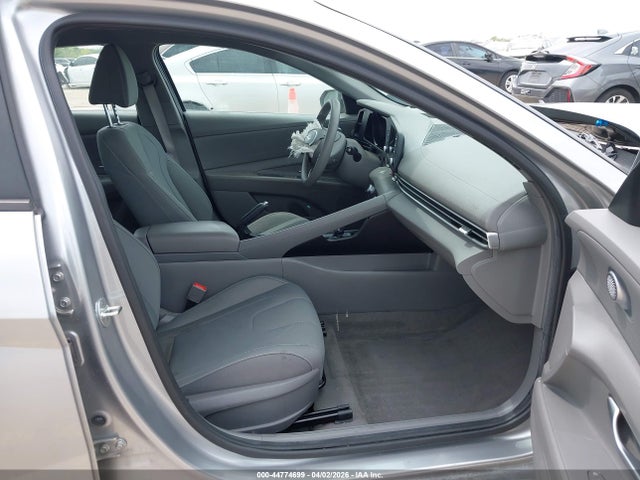 5NPLM4AG4NH066453 Hyundai ELANTRA SEL