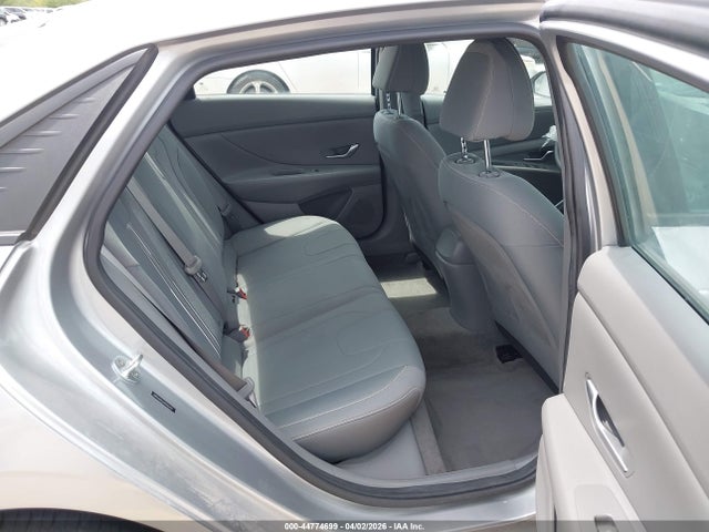 5NPLM4AG4NH066453 Hyundai ELANTRA SEL