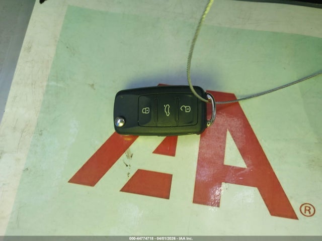 44774718 :رقم المزاد ، 3VW637AJ4DM231176 vin ، 2013 Volkswagen Jetta Hybrid Sel مزاد بيع