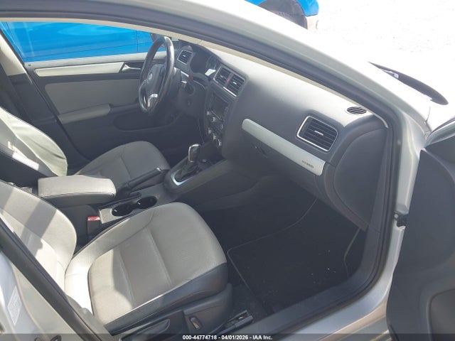 44774718 :رقم المزاد ، 3VW637AJ4DM231176 vin ، 2013 Volkswagen Jetta Hybrid Sel مزاد بيع