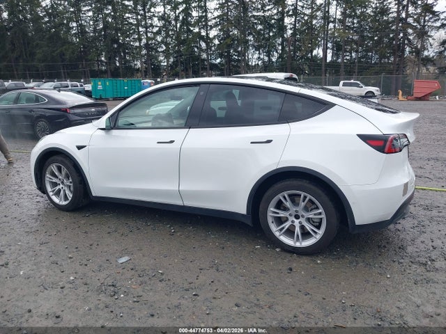 Продажа на аукционе авто 2022 Tesla Model Y Long Range Dual Motor All-wheel Drive, vin: 7SAYGDEE3NF363009, номер лота: 44774753
