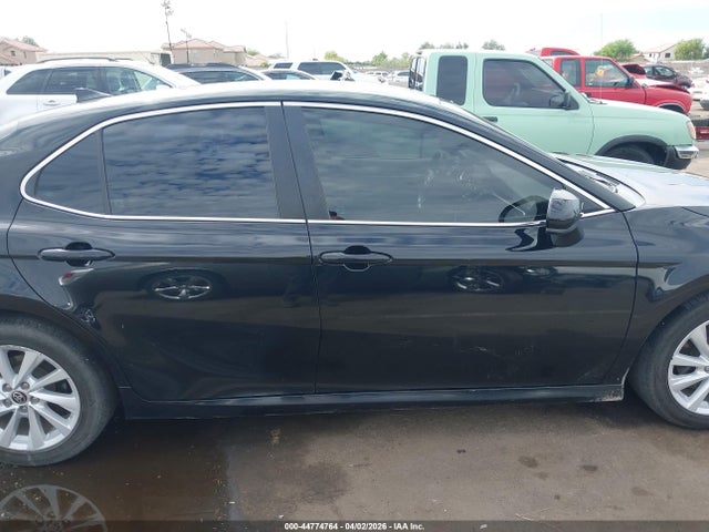 4T1C11AK5MU612575 Toyota CAMRY LE