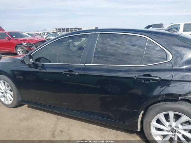 4T1C11AK5MU612575 Toyota CAMRY LE