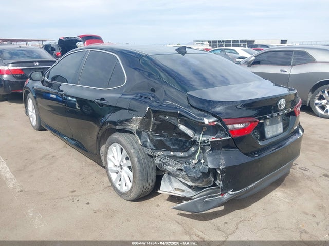 4T1C11AK5MU612575 Toyota CAMRY LE