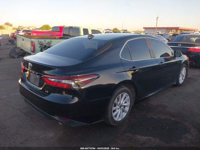 4T1C11AK5MU612575 Toyota CAMRY LE