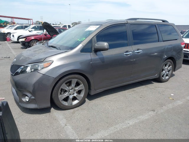 5TDXK3DC3ES517084 Toyota Sienna Se 8 Passenger