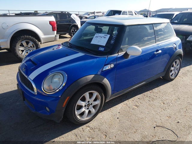 2010 MINI COOPER S WMWMF7C50ATZ73201 Photo 1