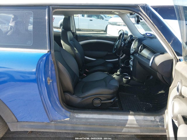 2010 MINI COOPER S WMWMF7C50ATZ73201 Photo 4