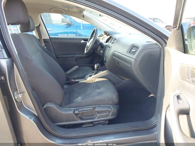 2015 Volkswagen Jetta 2.0l S მანქანა იყიდება აუქციონზე, vin: 3VW2K7AJ8FM412348, აუქციონის ნომერი: 44774863
