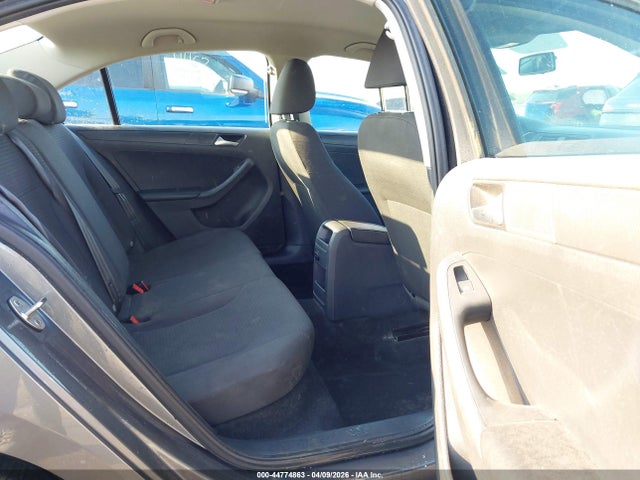 2015 Volkswagen Jetta 2.0l S მანქანა იყიდება აუქციონზე, vin: 3VW2K7AJ8FM412348, აუქციონის ნომერი: 44774863