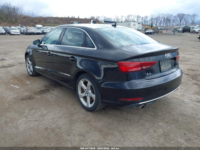 2019 AUDI A3 WAUBEGFF2KA098876 Photo 2
