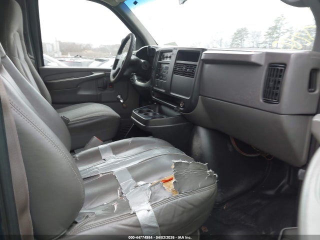 44774984 :رقم المزاد ، 1GAHG35U141156746 vin ، 2004 Chevrolet Express مزاد بيع