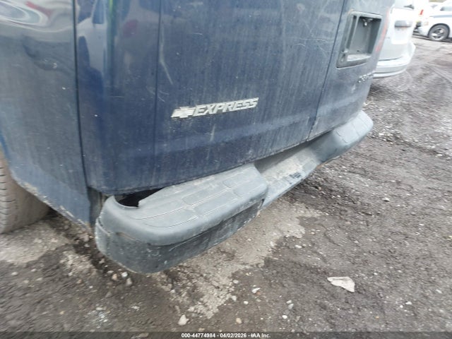 44774984 :رقم المزاد ، 1GAHG35U141156746 vin ، 2004 Chevrolet Express مزاد بيع