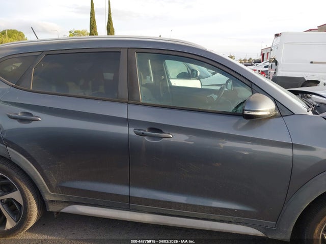 KM8J33A2XHU518274 Hyundai Tucson Sport