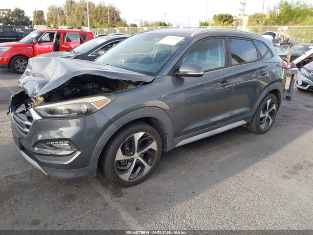 KM8J33A2XHU518274 Hyundai Tucson Sport