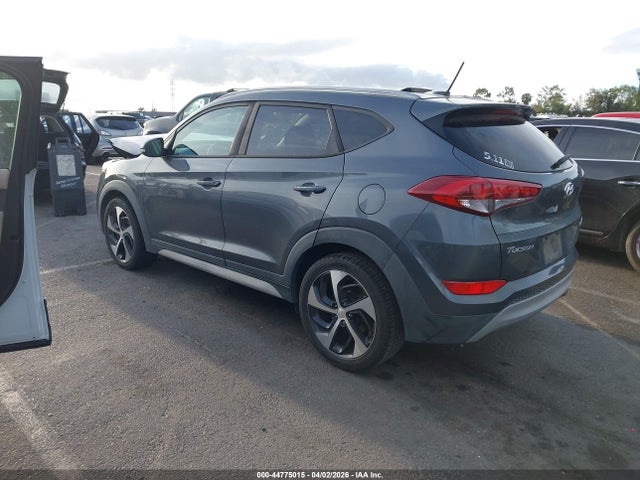 KM8J33A2XHU518274 Hyundai Tucson Sport