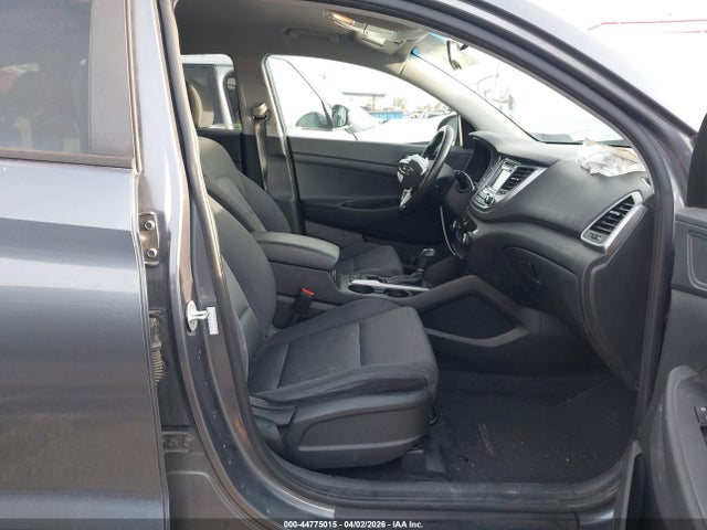 KM8J33A2XHU518274 Hyundai Tucson Sport