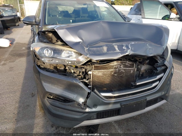 KM8J33A2XHU518274 Hyundai Tucson Sport