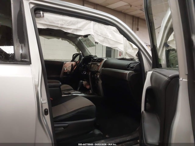 Продажа на аукционе авто 2015 Toyota 4runner Sr5, vin: JTEBU5JR7F5220525, номер лота: 44775049