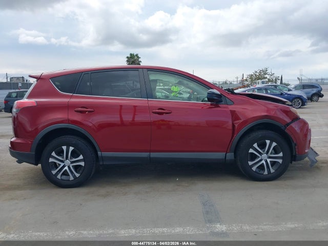 Toyota RAV4 LE 2018 JTMZFREV6JD111841 Image 14
