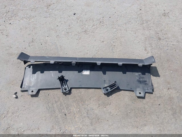 Toyota RAV4 LE 2018 JTMZFREV6JD111841 Image 12