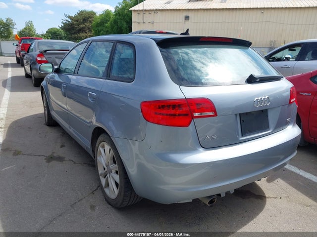 2012 AUDI A3 WAUBJAFM7CA138779 Photo 2