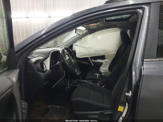 44775169 :رقم المزاد ، JTMRJREV9JD231213 vin ، 2018 Toyota Rav4 Hybrid Xle مزاد بيع