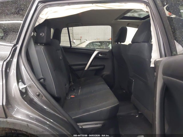 44775169 :رقم المزاد ، JTMRJREV9JD231213 vin ، 2018 Toyota Rav4 Hybrid Xle مزاد بيع