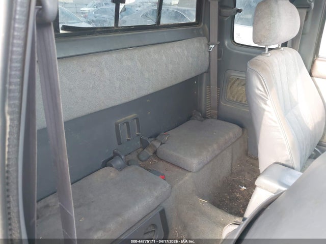 44775171 :رقم المزاد ، 4TAWN72N9YZ580655 vin ، 2000 Toyota Tacoma Base V6 مزاد بيع