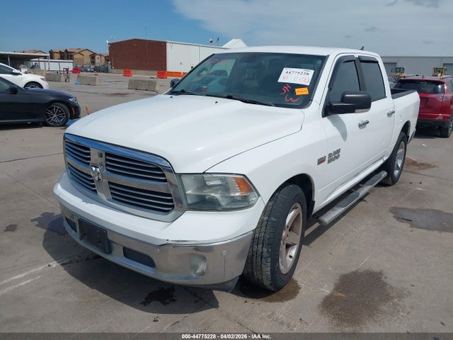 2015 RAM 1500 1C6RR6LT4FS762628 Photo 1