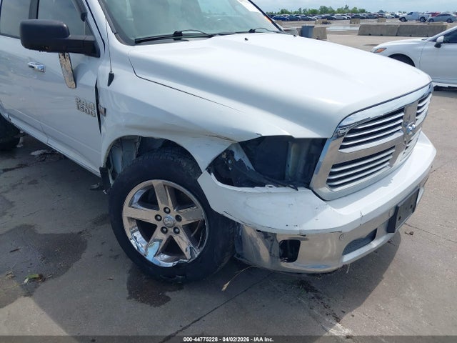 2015 RAM 1500 1C6RR6LT4FS762628 Photo 5