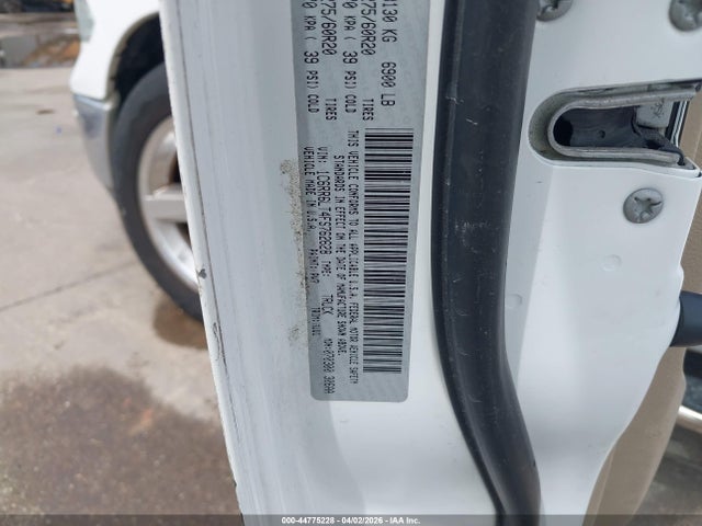 2015 RAM 1500 1C6RR6LT4FS762628 Photo 8