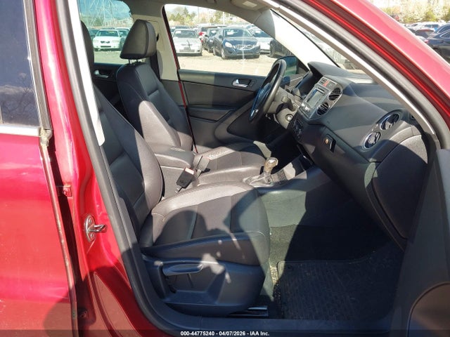 2011 VOLKSWAGEN TIGUAN WVGAV7AX6BW000784 Photo 4