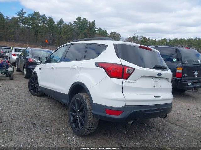 1FMCU9GD3KUA84871 Ford ESCAPE SE