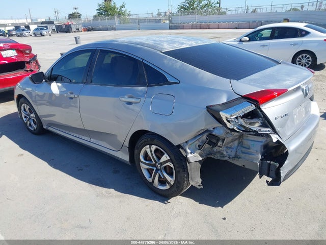 2018 HONDA CIVIC 2HGFC2F53JH527268 Photo 2